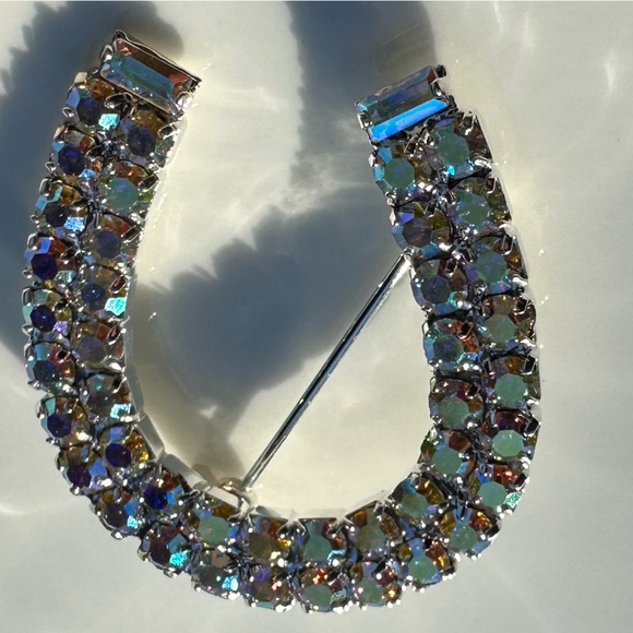 Horseshoe broach - Picture 3 of 9